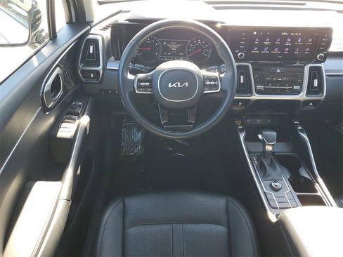 Used 2022 Kia Sorento S w/ Panoramic Sunroof Package image 27