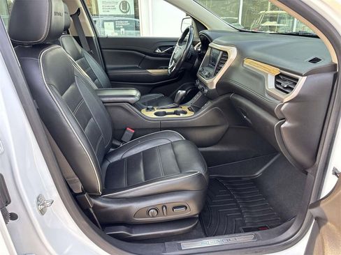 Used 2019 GMC Acadia Denali image 16