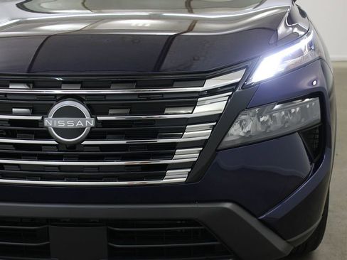 Used 2026 Nissan Rogue SV FWD image 8