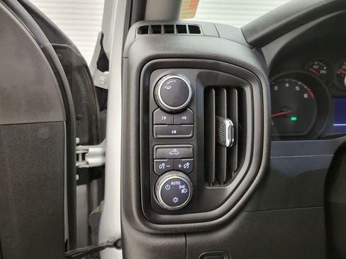 Used 2022 Chevrolet Silverado 2500 Custom image 27