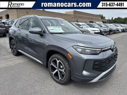 New 2025 Volkswagen Tiguan SE