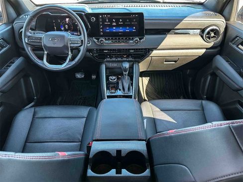 Used 2023 Chevrolet Colorado Z71 w/ Z71 Convenience Package 2 image 11