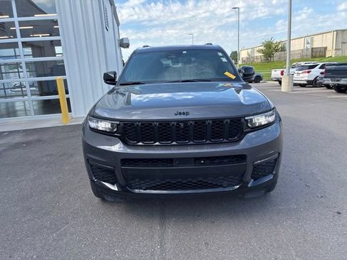 Used 2024 Jeep Grand Cherokee L Limited w/ Luxury Tech Group II AWD/4WD image 4