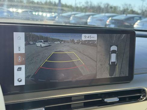 Used 2023 Genesis GV60 Advanced image 11