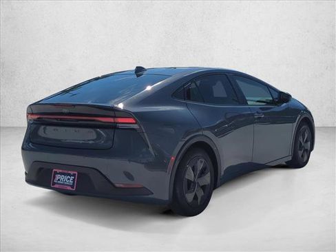 Used 2024 Toyota Prius LE FWD image 5