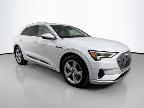 Used 2019 Audi e-tron Premium Plus AWD/4WD image 3