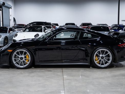 Used 2018 Porsche 911 GT3 RWD image 3