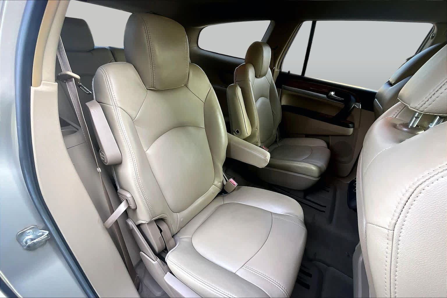 Used 2009 Buick Enclave CX w/ Driver Confidence Package FWD image 17