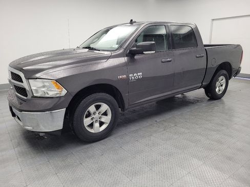 Used 2020 RAM 1500 Classic SLT w/ Luxury Group image 2