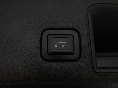 Used 2019 GMC Terrain SLT w/ Preferred Package image 39