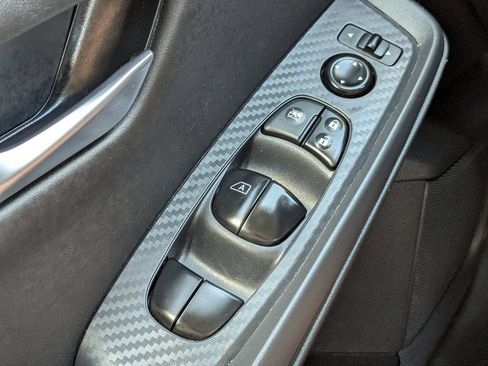 Used 2025 Nissan Sentra SV FWD image 21