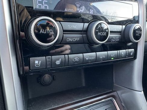 Used 2021 Subaru Ascent Touring image 19