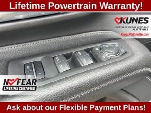 Used 2023 GMC Yukon XL Denali image 27