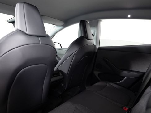 Used 2026 Tesla Model Y AWD image 19