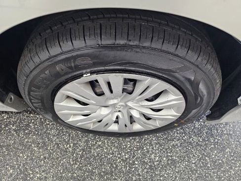 Used 2012 Toyota Camry LE image 37