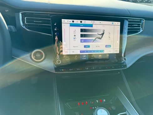 New 2026 Jeep Grand Wagoneer Limited image 17