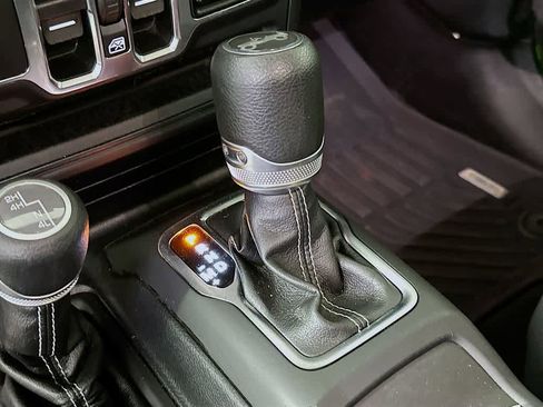 Used 2019 Jeep Wrangler Unlimited Sahara w/ LED Lighting Group image 19