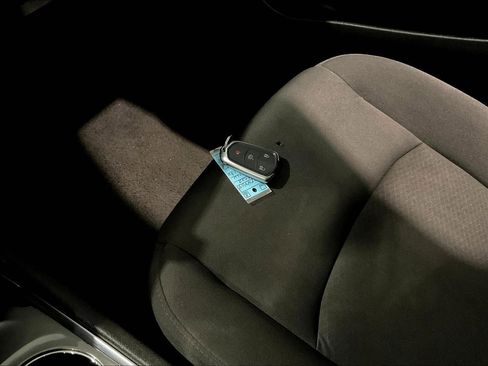 Used 2022 Chevrolet Malibu LT FWD image 33