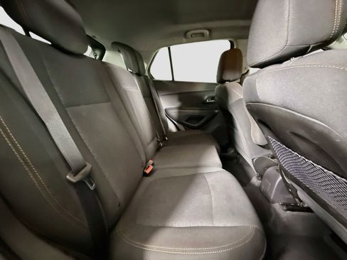 Used 2019 Chevrolet Trax LS FWD image 25