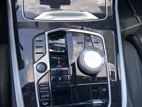 Used 2024 BMW X7 xDrive40i w/ Executive Package AWD/4WD image 12