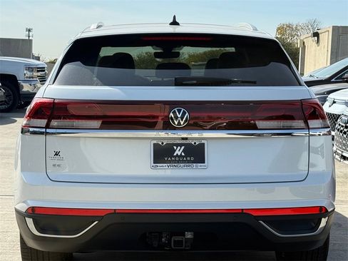 New 2026 Volkswagen Atlas Cross Sport SE image 7
