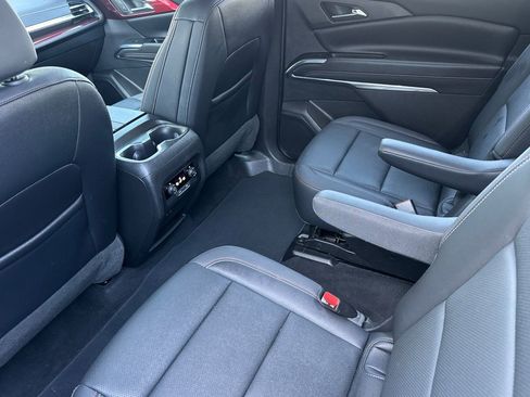 Used 2025 Chevrolet Traverse Z71 image 15