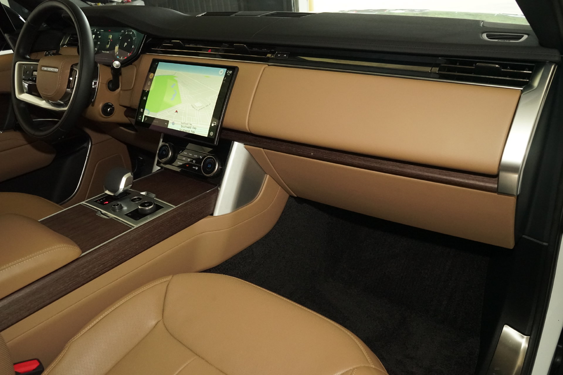 Used 2023 Land Rover Range Rover SE AWD/4WD image 10