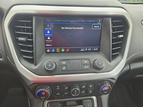 Used 2023 GMC Acadia SLE w/ Driver Convenience Package FWD image 17