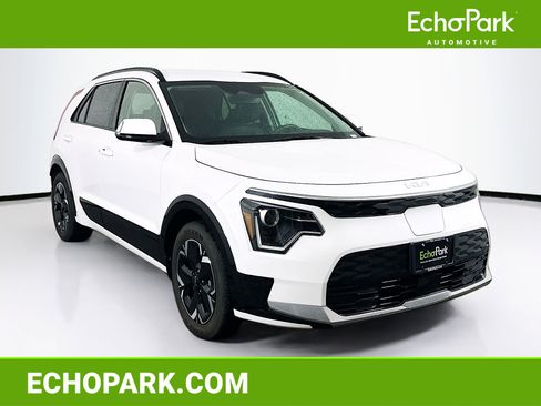 Used 2023 Kia Niro Wind w/ Wind Preserve Package FWD image 1