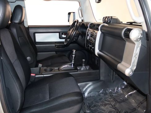 Used 2012 Toyota FJ Cruiser 4WD w/ Upgrade Pkg image 52