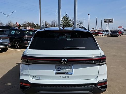 New 2026 Volkswagen Taos SE FWD image 6
