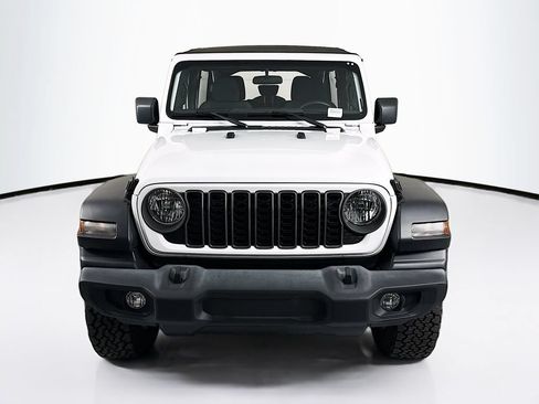 Used 2025 Jeep Wrangler Unlimited Sport AWD/4WD image 2