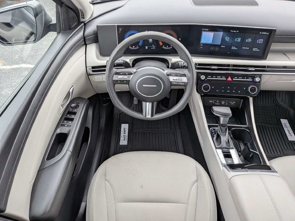 Used 2025 Hyundai Tucson SEL AWD/4WD image 16