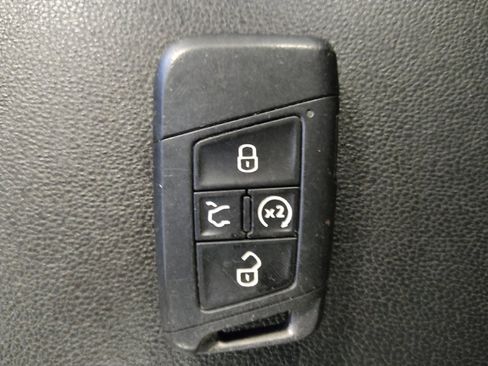 Used 2018 Volkswagen Atlas SE image 32