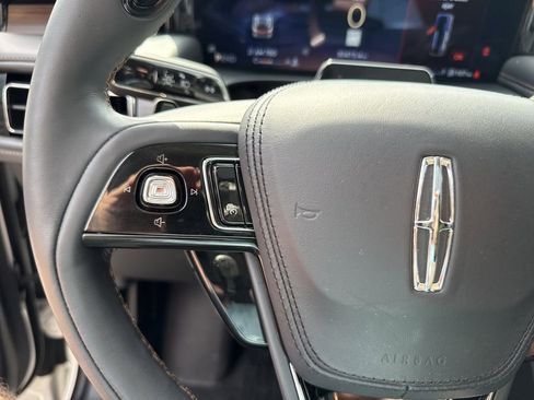 Used 2025 Lincoln Aviator Reserve w/ Equipment Group 201A AWD/4WD image 25