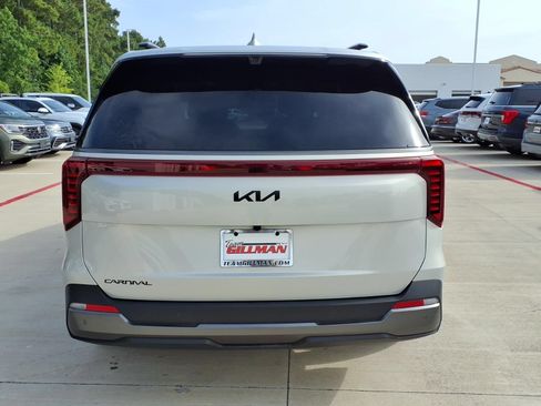 Used 2026 Kia Carnival SX Prestige FWD image 7