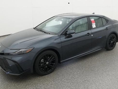 New 2026 Toyota Camry SE FWD image 1