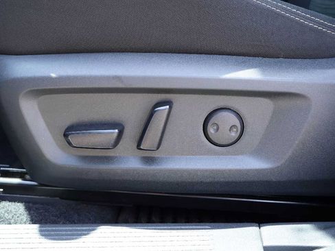 Used 2023 Nissan Rogue SV AWD/4WD image 24