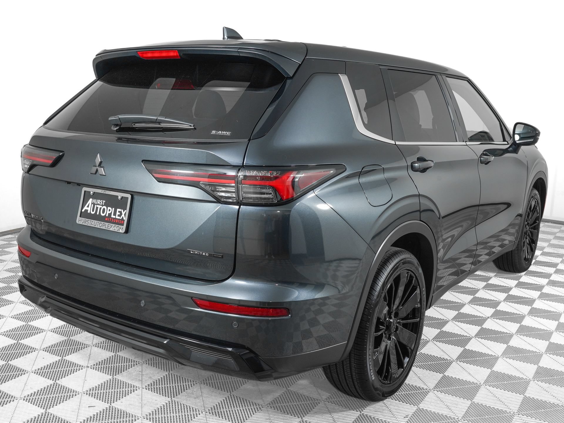 Used 2026 Mitsubishi Outlander LE AWD/4WD image 5