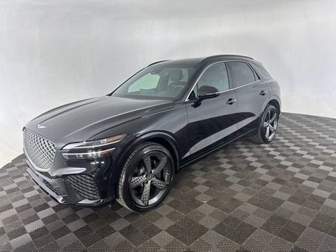 Used 2025 Genesis GV70 3.5T Sport w/ Sport Advanced Package AWD/4WD image 5
