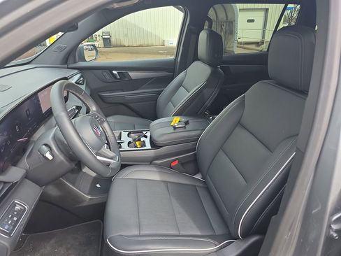 Used 2025 Buick Enclave Preferred AWD/4WD image 8