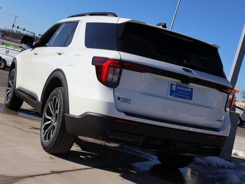 New 2026 Ford Explorer ST-Line image 3