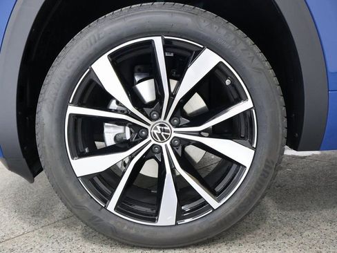 New 2025 Volkswagen Atlas Cross Sport SEL Premium R-Line image 5