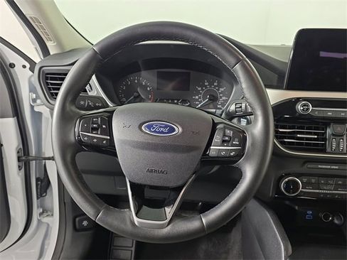 Certified 2022 Ford Escape SE w/ SE Sport Appearance Package image 10