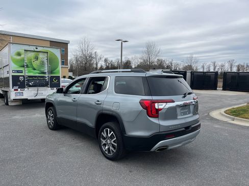 Used 2023 GMC Acadia SLT image 7
