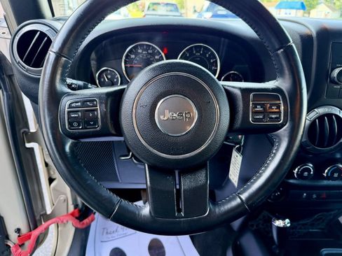 Used 2017 Jeep Wrangler Unlimited Sport w/ Quick Order Package 24S AWD/4WD image 12