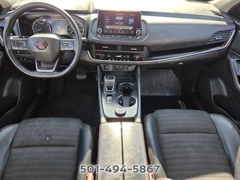 Used 2025 Nissan Rogue SV AWD/4WD image 12