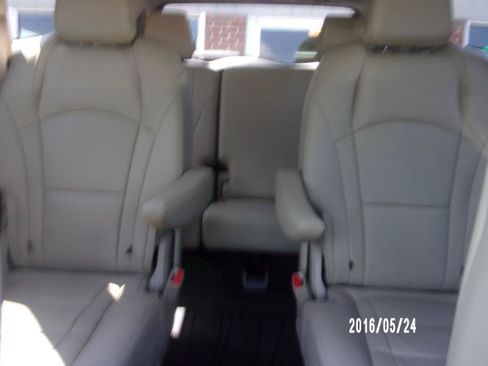 Used 2018 Buick Enclave Premium w/ Experience Buick Package AWD/4WD image 27