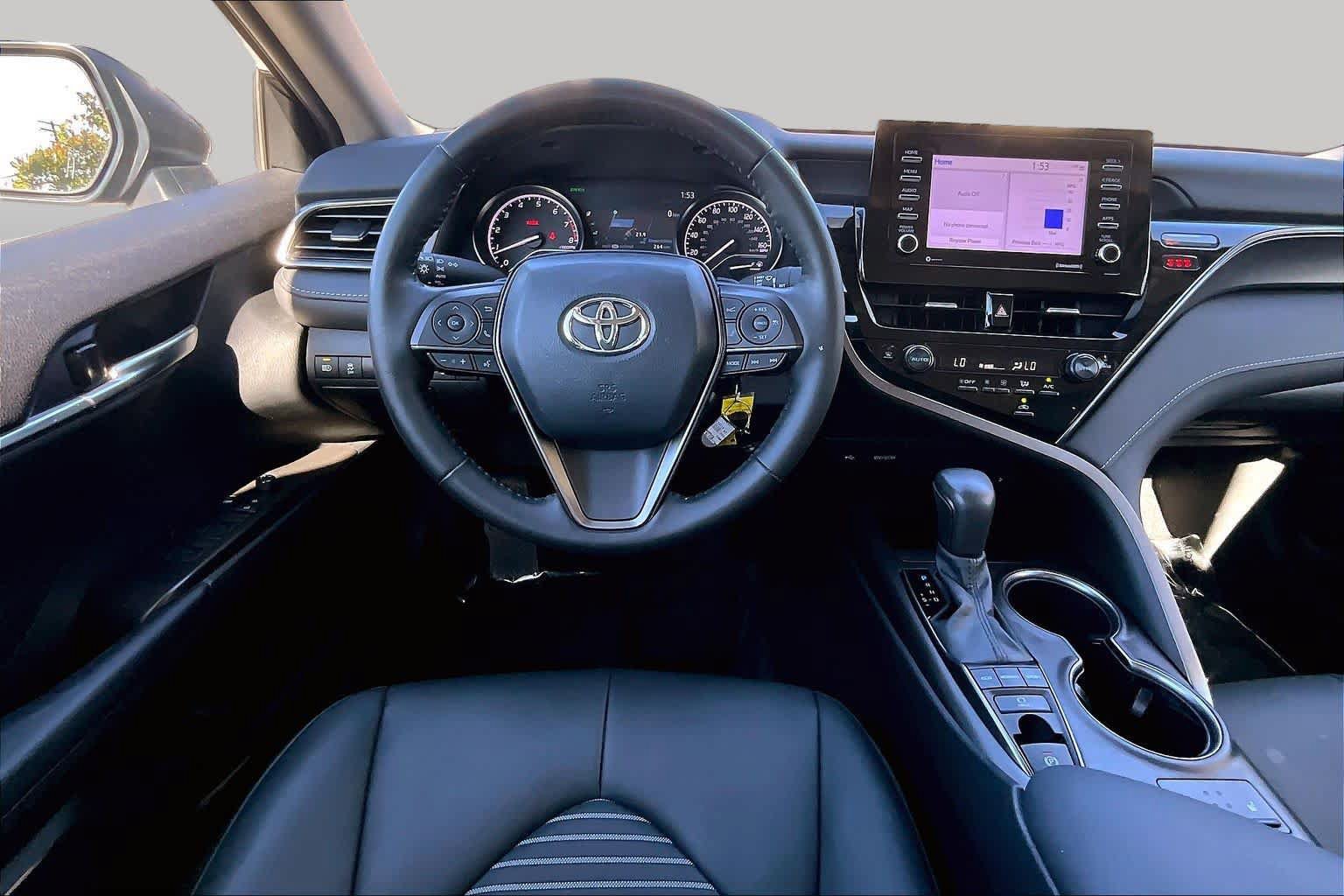 Used 2024 Toyota Camry SE w/ Cold Weather Package AWD/4WD image 5