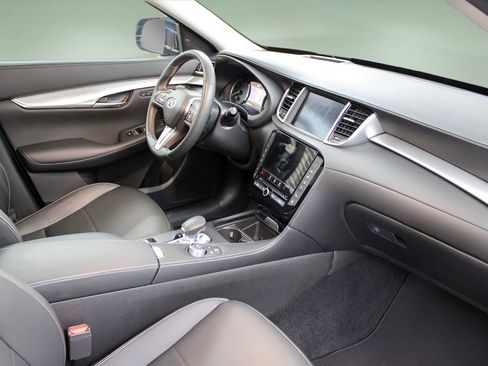 Used 2021 INFINITI QX50 Sensory image 15